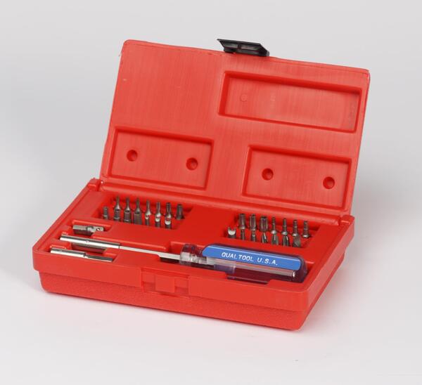 2100 31 PIECE TAMPERPROOF ASSORTMENT KIT
